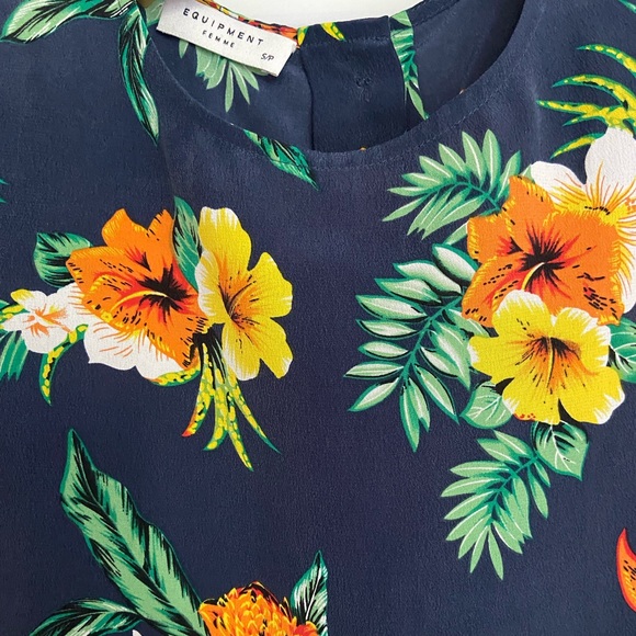 Equipment silk floral blouse size small - Picture 3 of 5